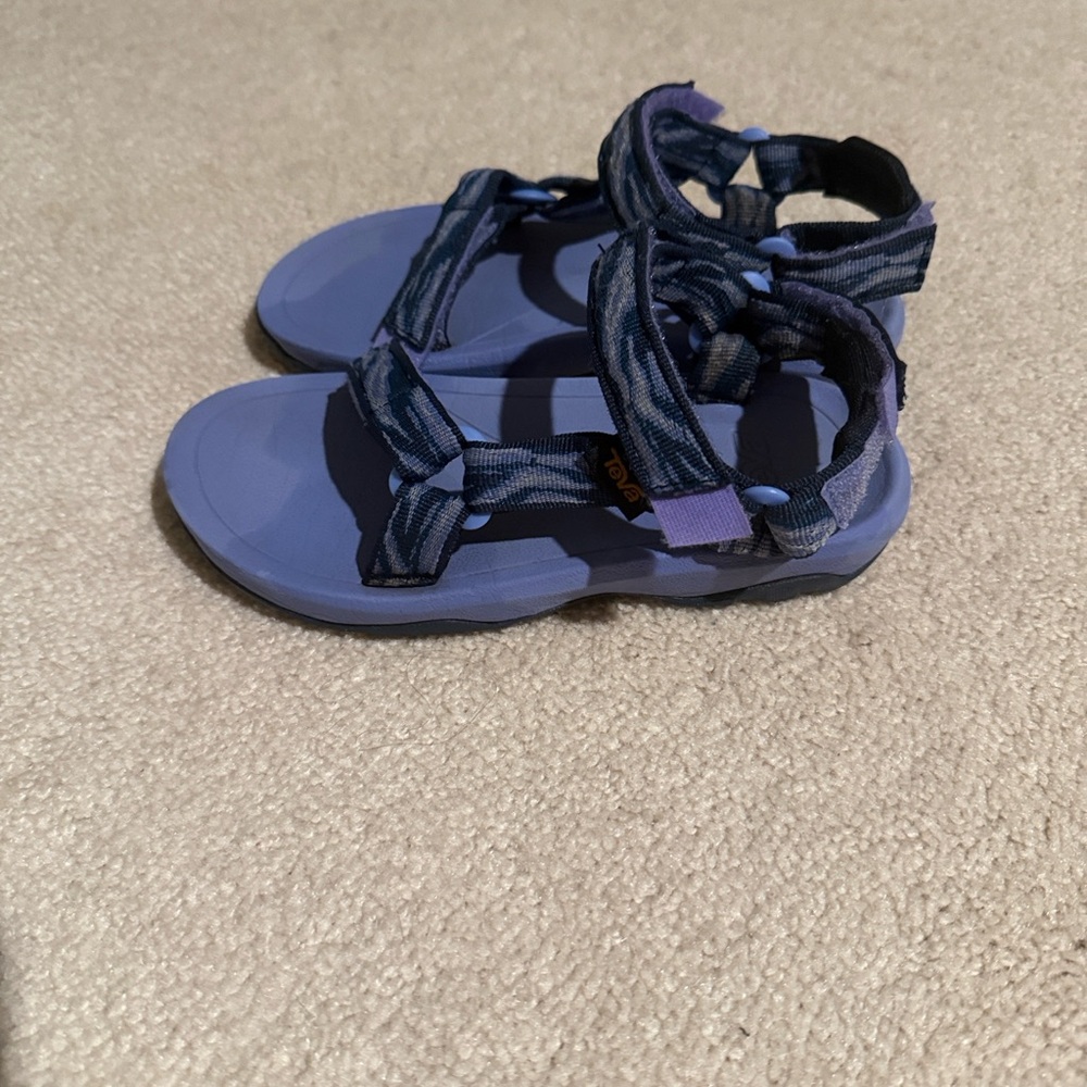Teva Purple Outdoor Kids Sandals with Patterned Straps - Picture 4 of 7